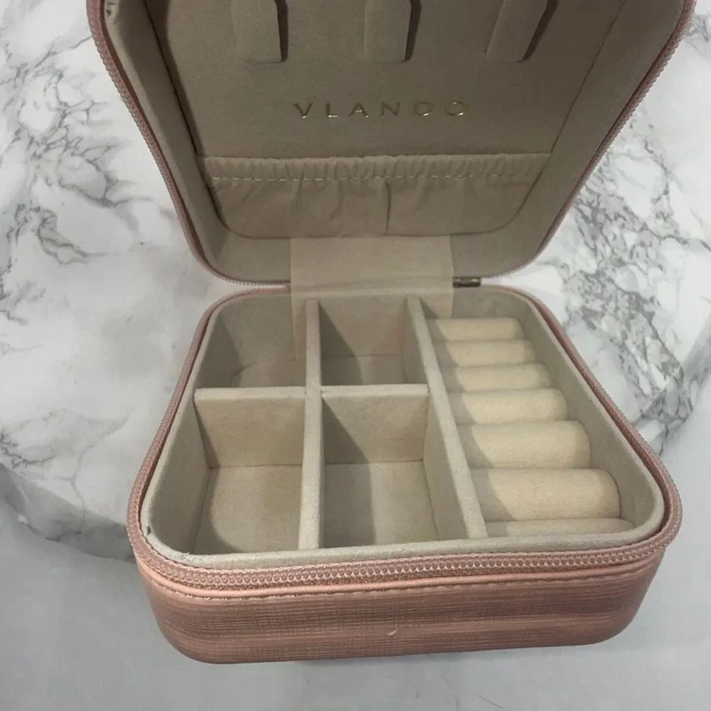 VLANDO Light Pink Faux Leather Travel Jewelry Case
